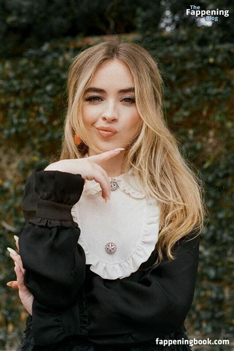 Sabrina Carpenter Nude Photos & Naked Sex Videos